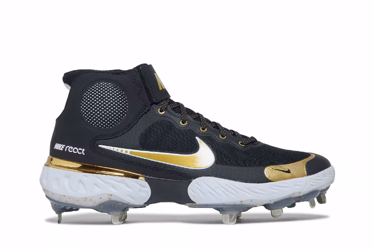 Nike Alpha Huarache Elite 3 Mid Black Metallic Gold, view 2
