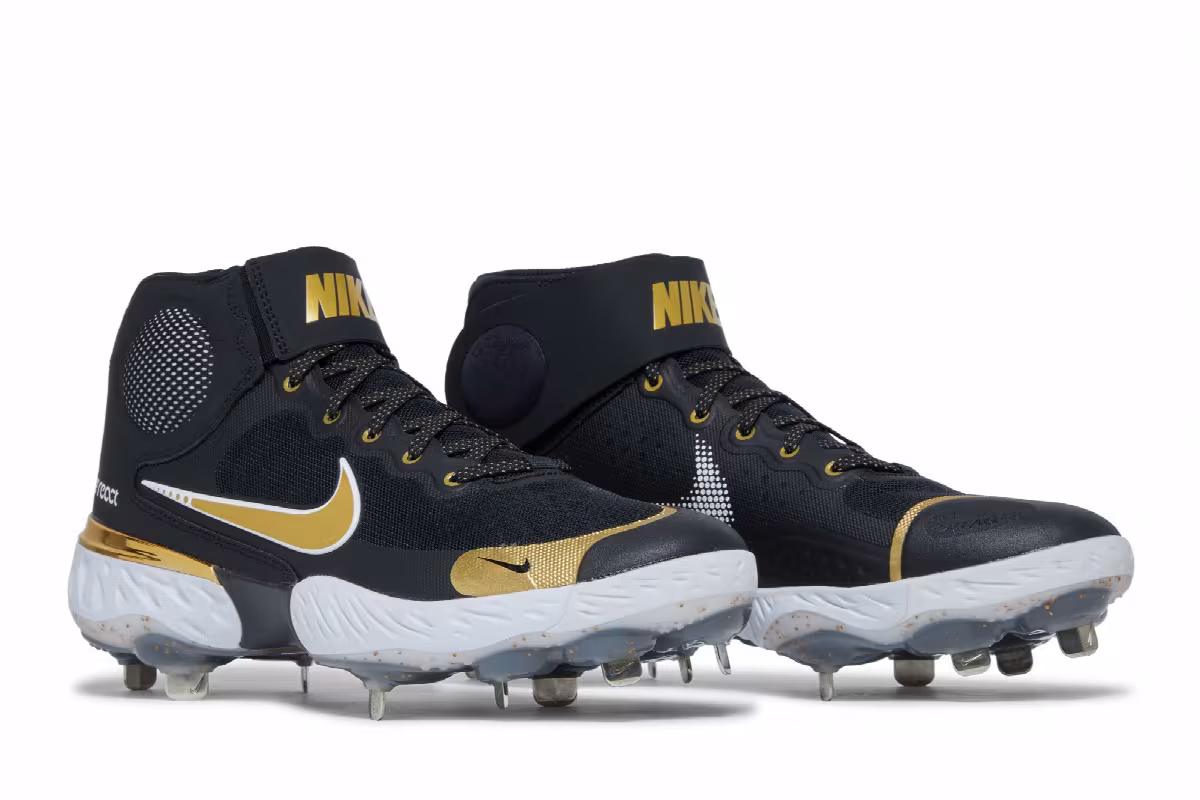 Nike Alpha Huarache Elite 3 Mid Black Metallic Gold, view 9