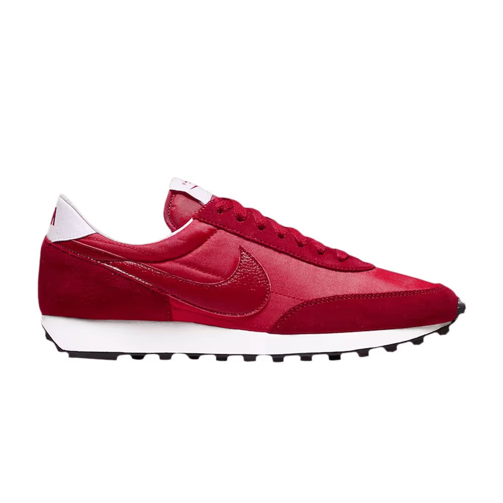 Nike Women's Daybreak Valentines Day