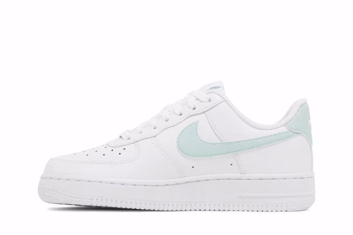 Nike Women's Air Force 1 Jade Ice, view 4