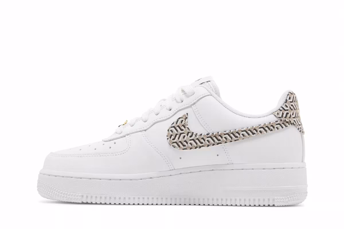 Nike Women's Air Force 1 LX United in Victory - White, view 4