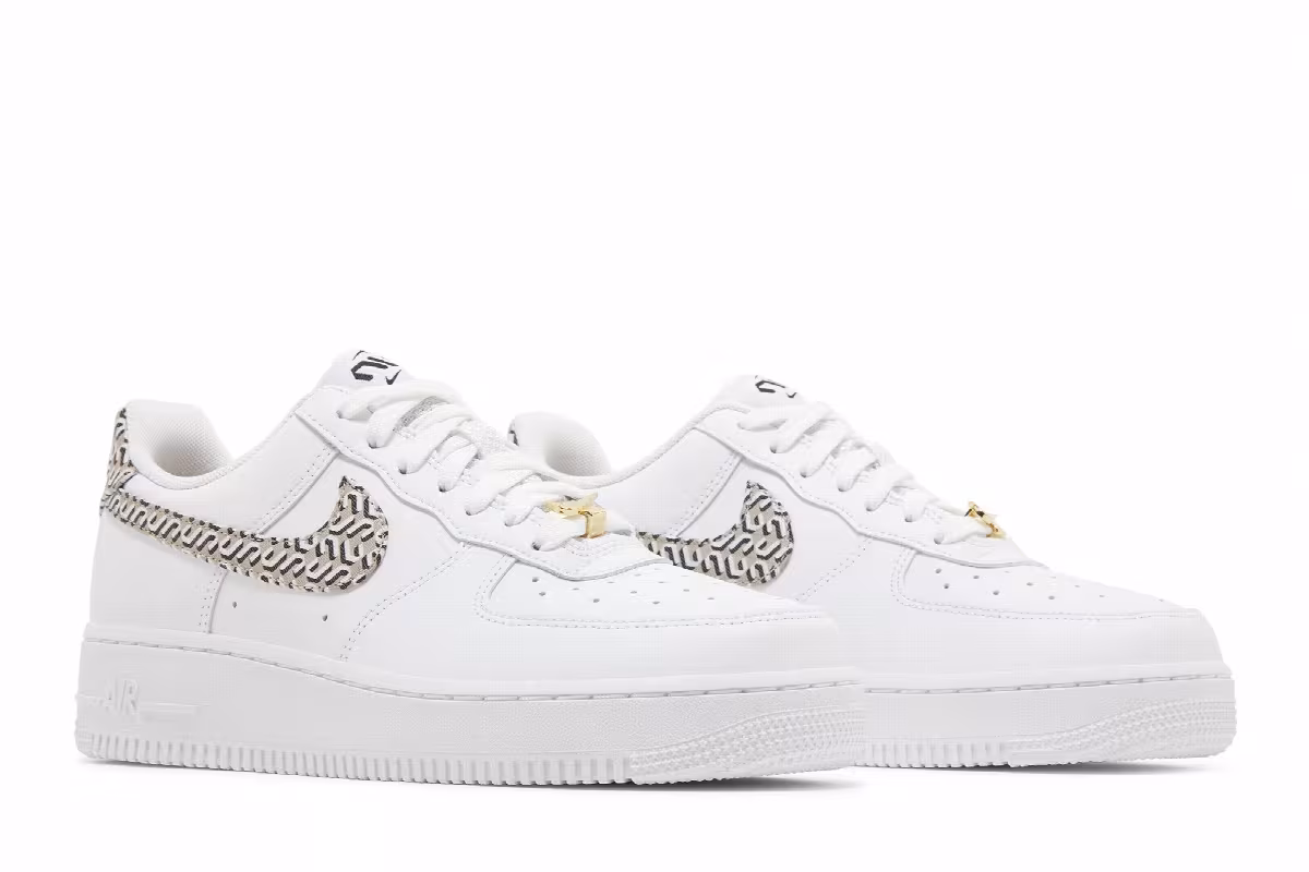 Nike Women's Air Force 1 LX United in Victory - White, view 9