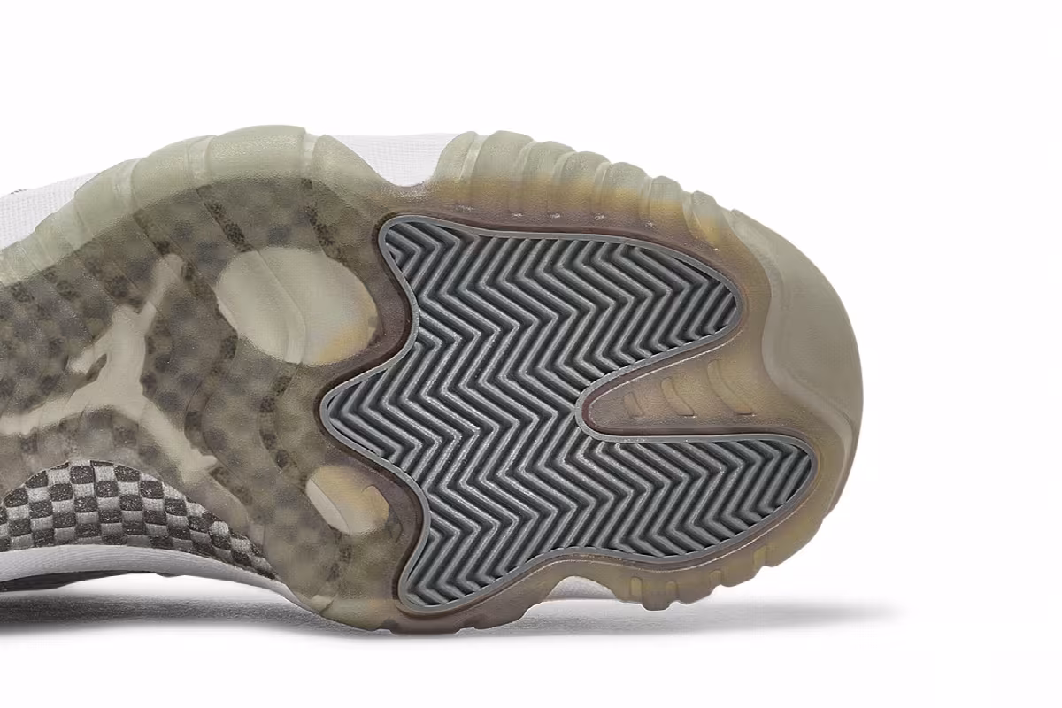 Air Jordan 11 Cool Grey 2010, view 6