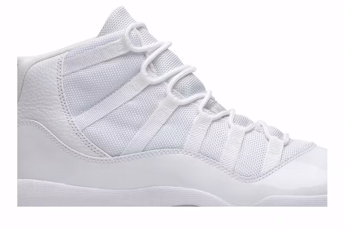 Air Jordan 11 GS Silver Anniversary, view 3