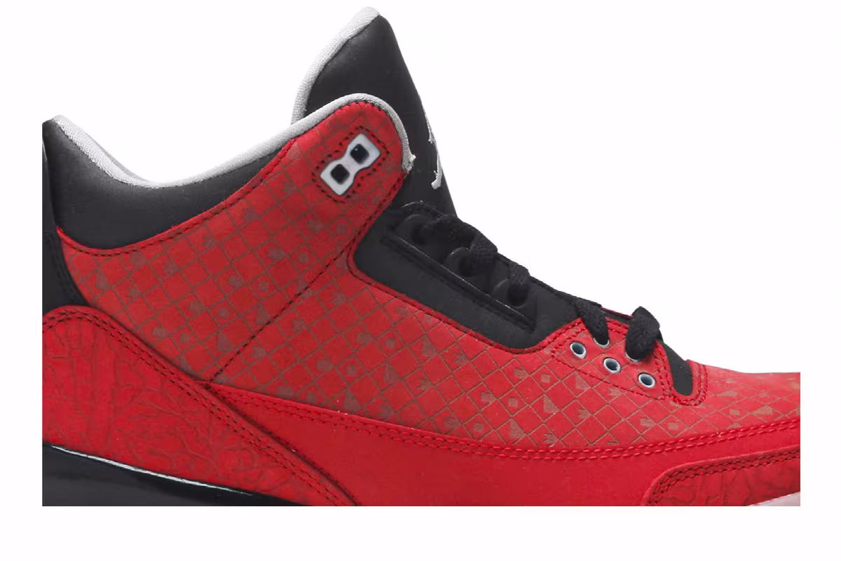 Air Jordan 3 Doernbecher 2010, view 3