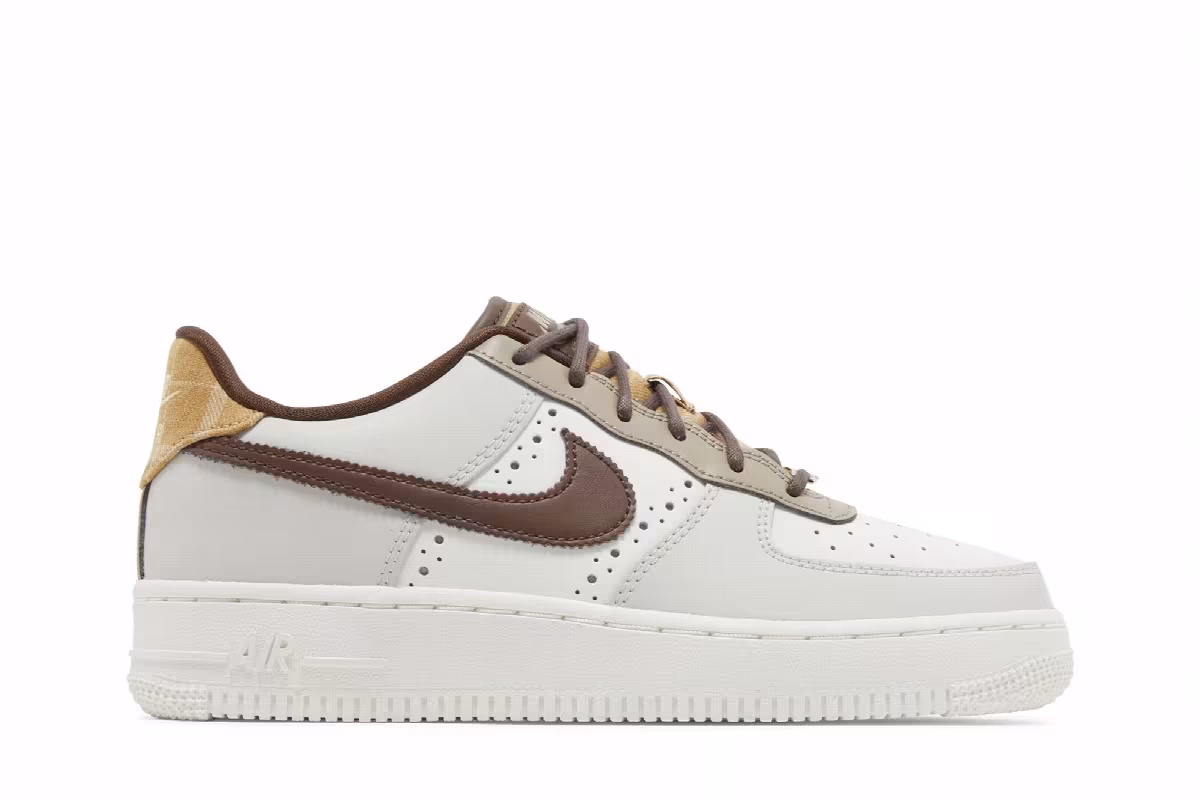 Nike Air Force 1 LV8 GS Brogue, view 2
