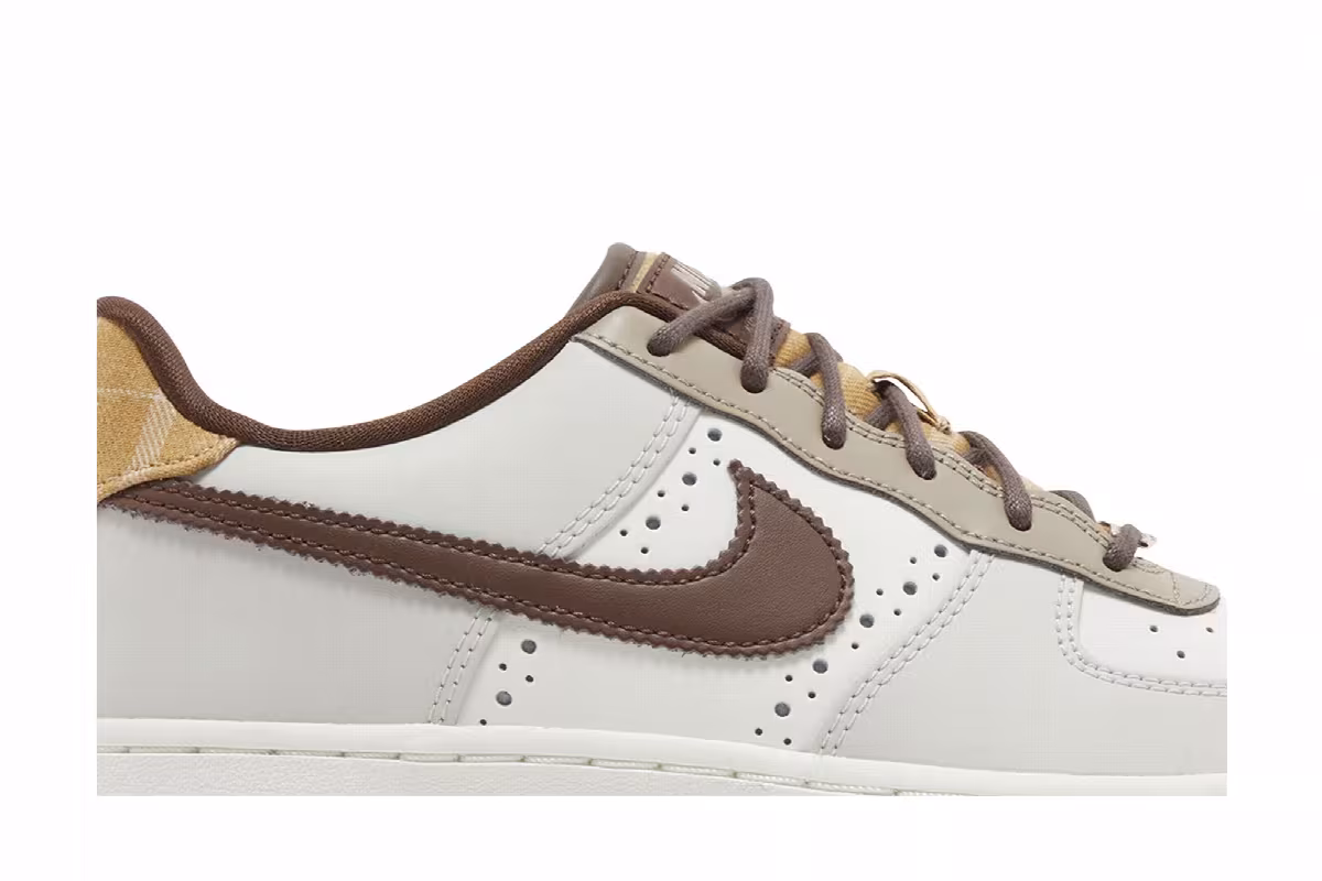 Nike Air Force 1 LV8 GS Brogue, view 3