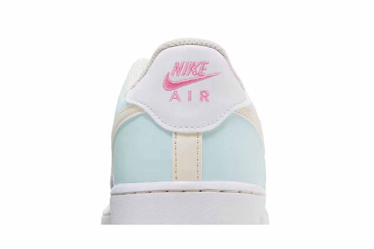Nike Air Force 1 GS Emerald Rise Guava Ice, view 8