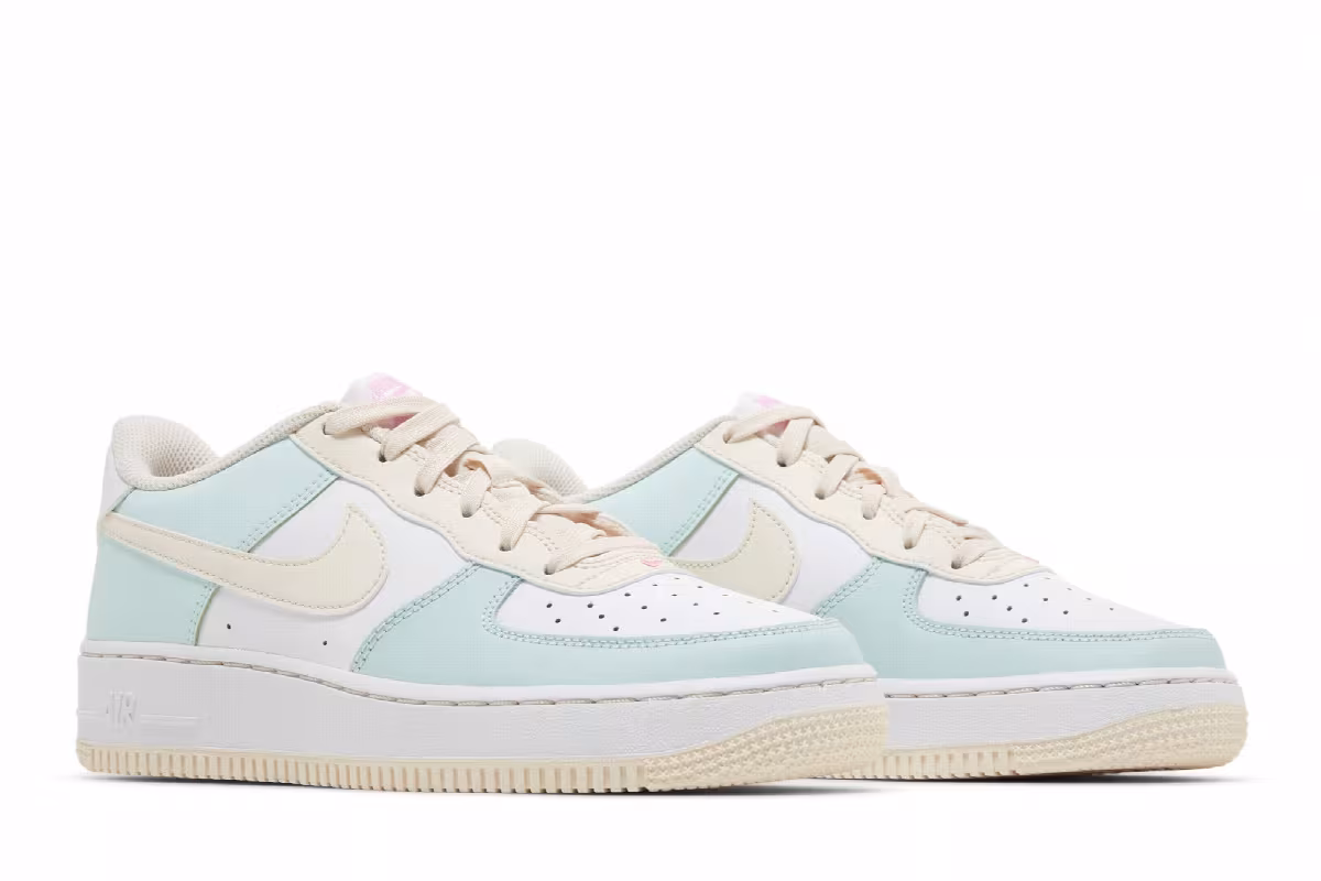 Nike Air Force 1 GS Emerald Rise Guava Ice, view 9