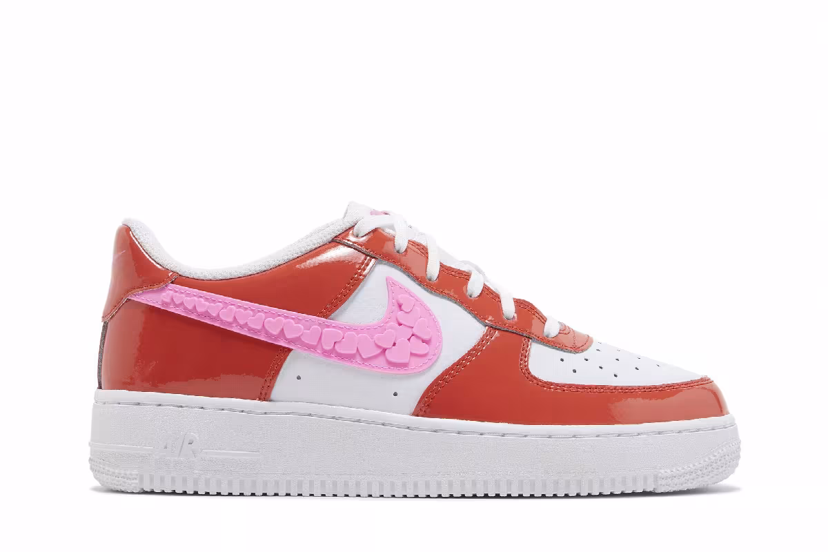 Nike Air Force 1 Low GS Valentine's Day 2023, view 2
