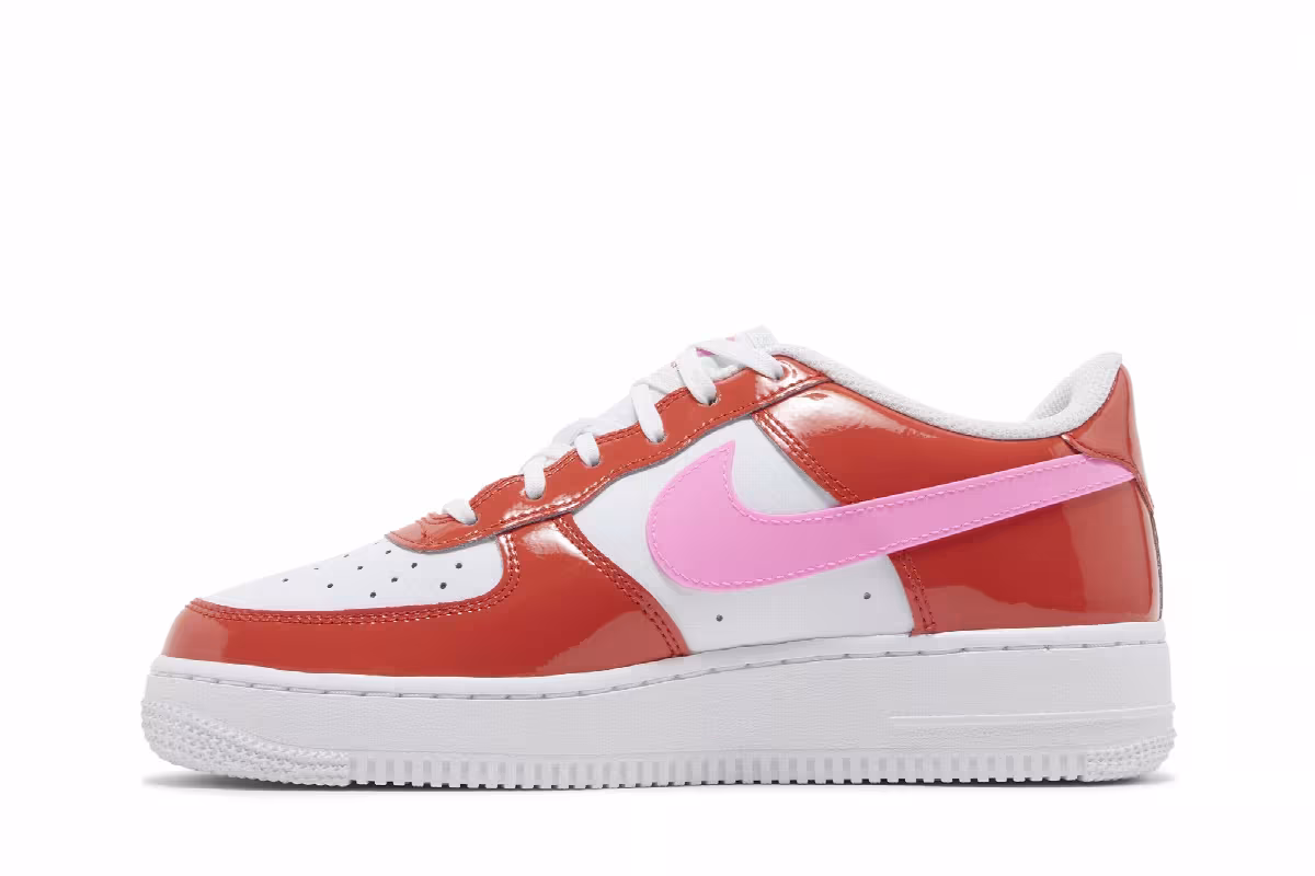Nike Air Force 1 Low GS Valentine's Day 2023, view 4