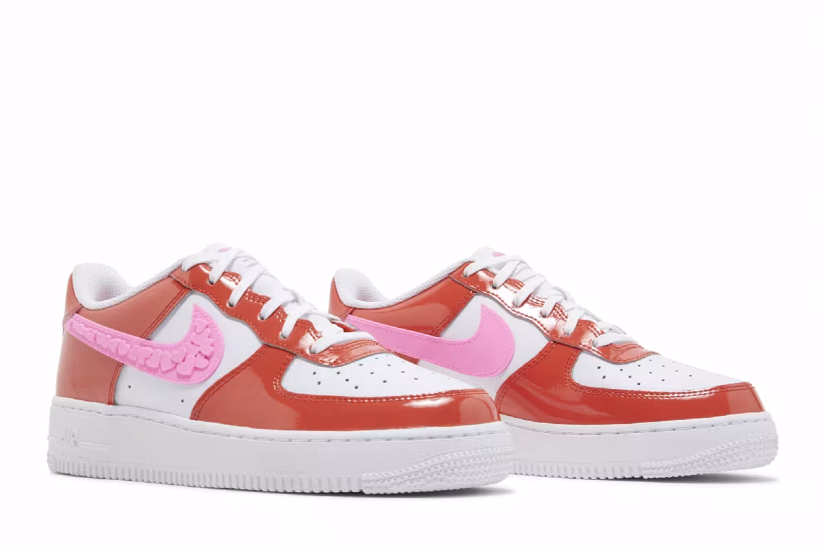 Nike Air Force 1 Low GS Valentine's Day 2023, view 9
