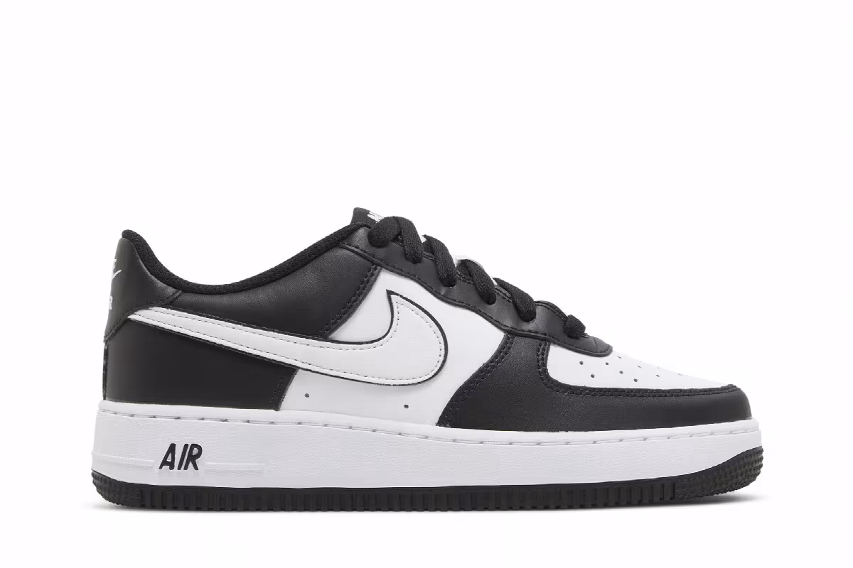 Nike Air Force 1 Panda, view 2