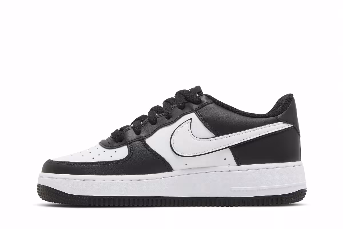 Nike Air Force 1 Panda, view 4