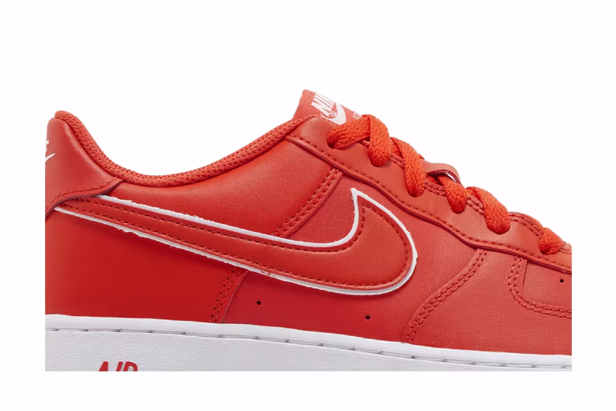 Nike Air Force 1 GS Picante Red, view 3