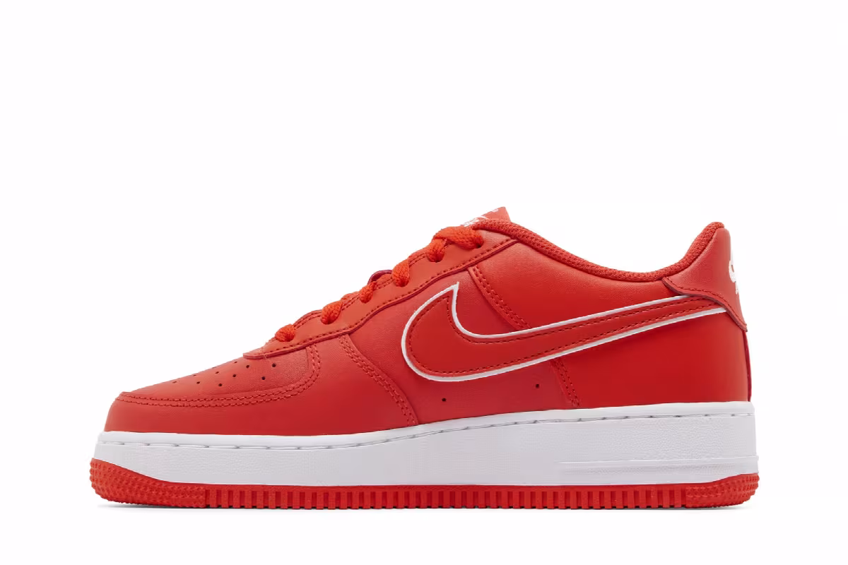 Nike Air Force 1 GS Picante Red, view 4