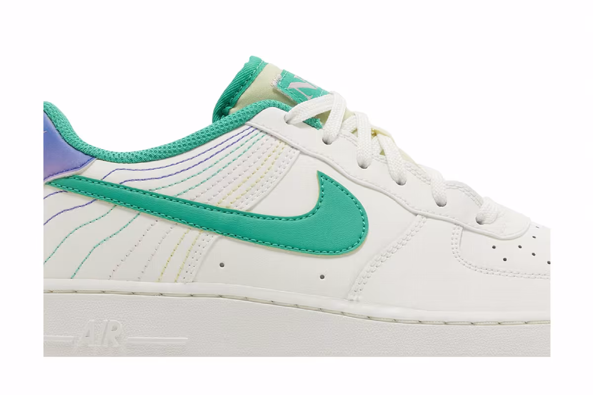 Nike Air Force 1 LV8 3 GS Power of Play, view 3