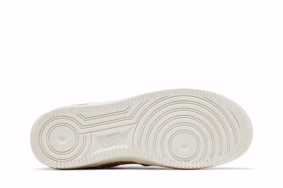 Nike Air Force 1 LV8 3 GS Sanddrift Citron Pulse, view 5