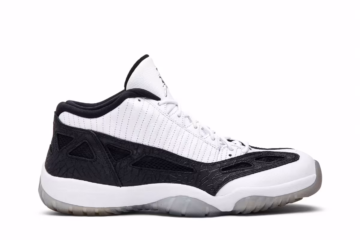 Air Jordan 11 Low IE White Black, view 2