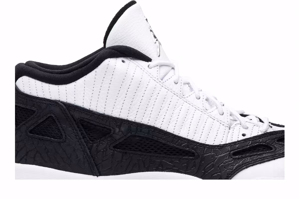 Air Jordan 11 Low IE White Black, view 3