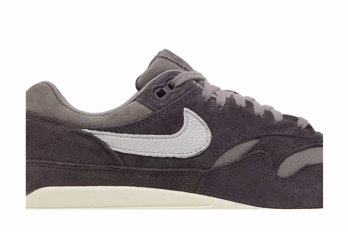 Nike Air Max 1 Premium Crepe - Soft Grey, view 3