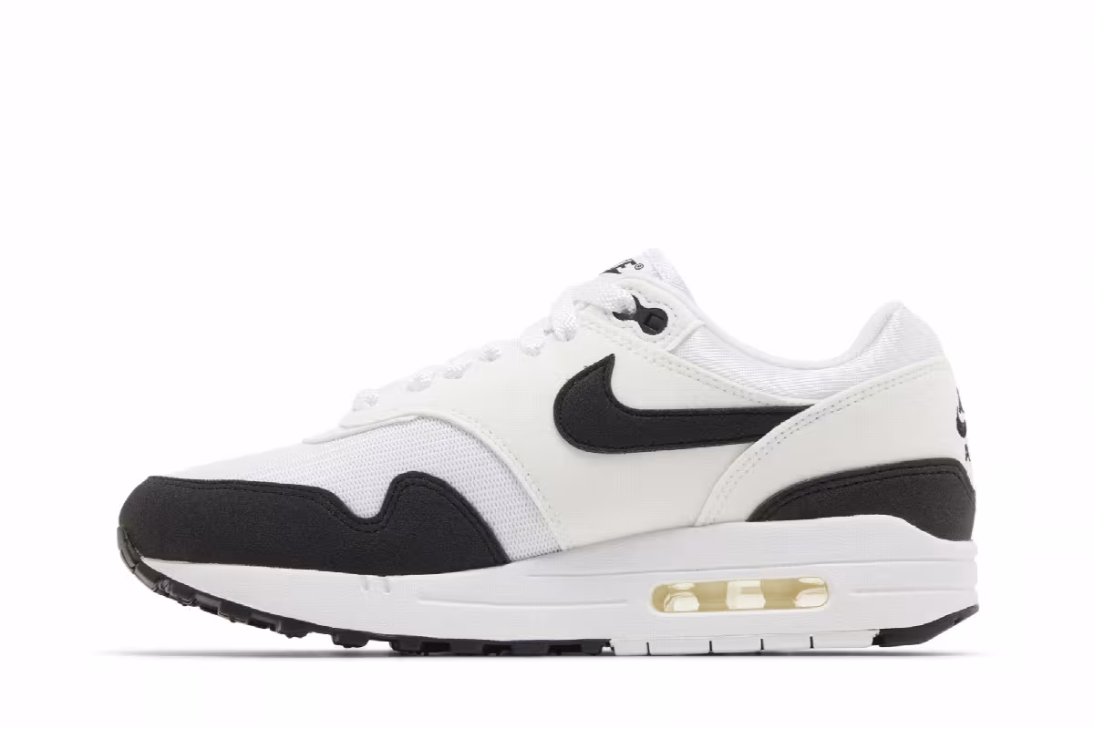 Nike Women's Air Max 1 White Black, view 4