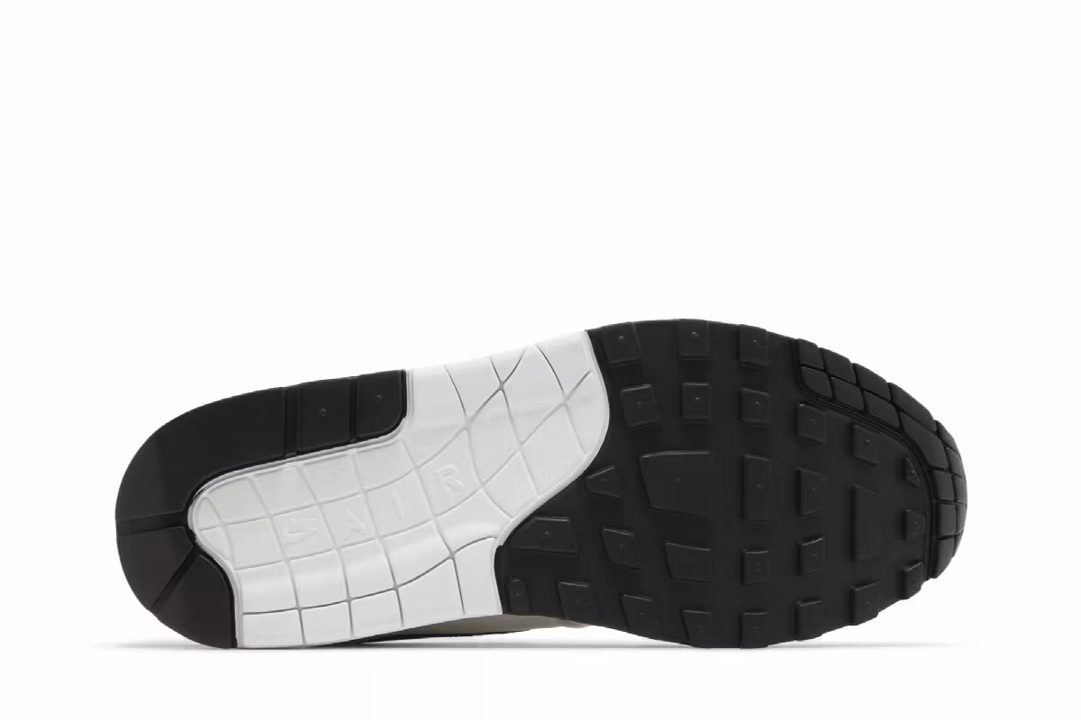 Nike Women's Air Max 1 White Black, view 5