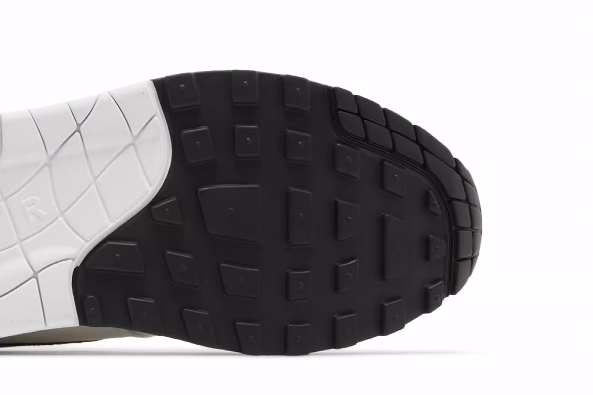 Nike Women's Air Max 1 White Black, view 6