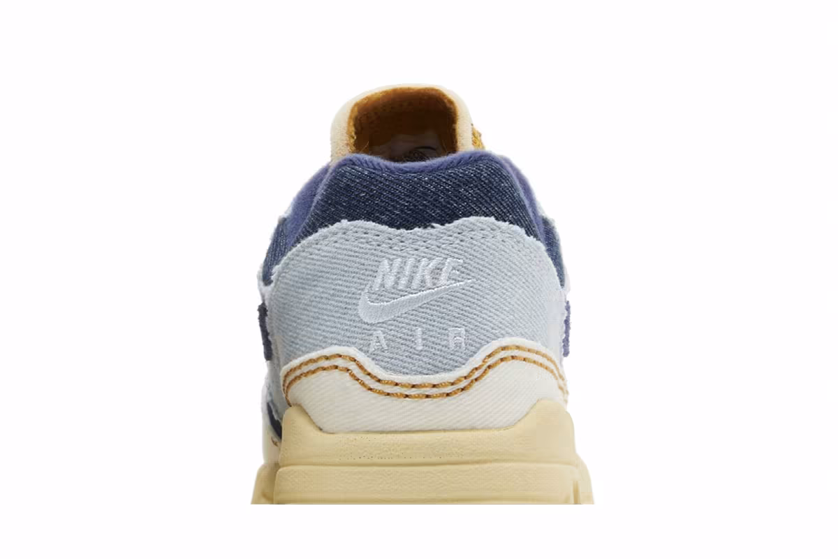 Nike Women's Air Max 1 Aura, view 8