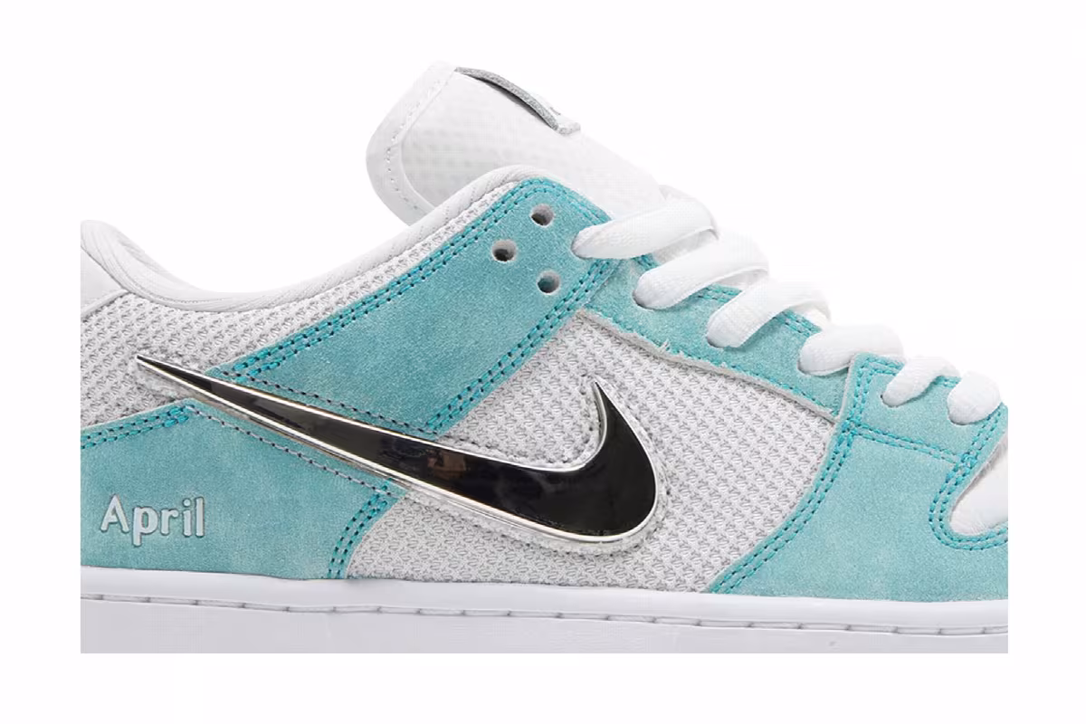 April Skateboards x Nike Dunk Low SB Turbo Green, view 3
