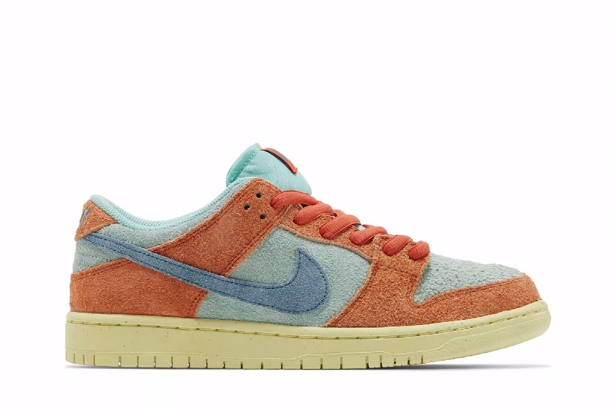 Nike Dunk Low SB Orange Emerald Rise, view 2