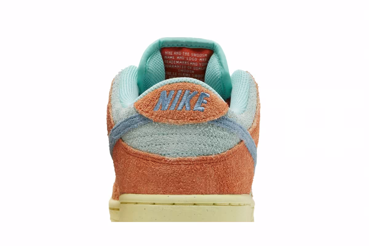 Nike Dunk Low SB Orange Emerald Rise, view 8