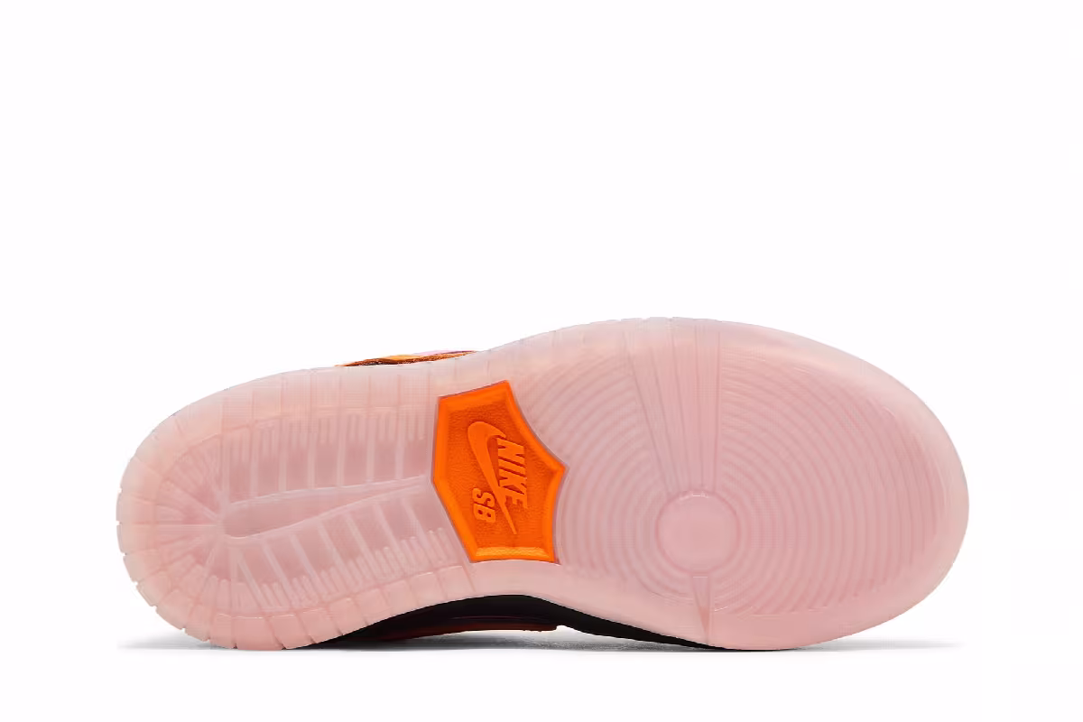 The Powerpuff Girls x Nike Dunk Low Pro SB QS PS Blossom, view 5