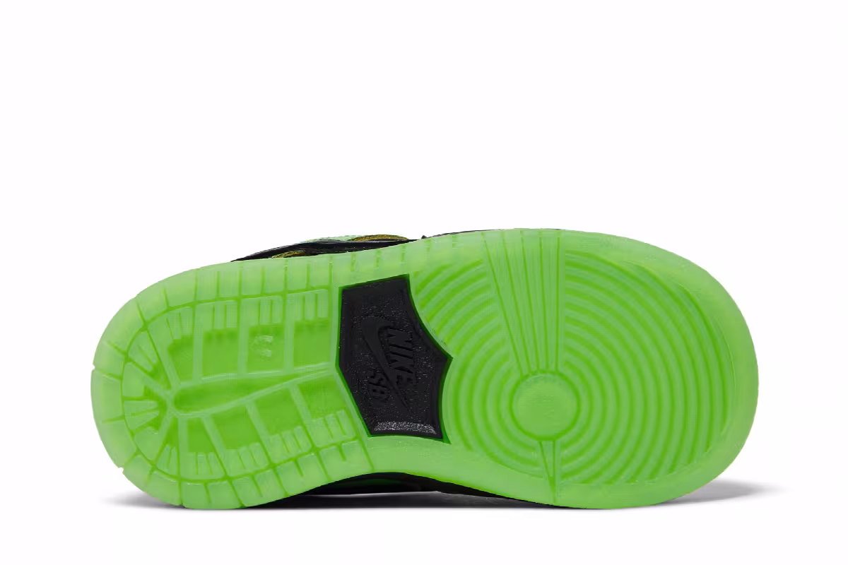 The Powerpuff Girls x Nike Dunk Low Pro SB QS TD Buttercup, view 5