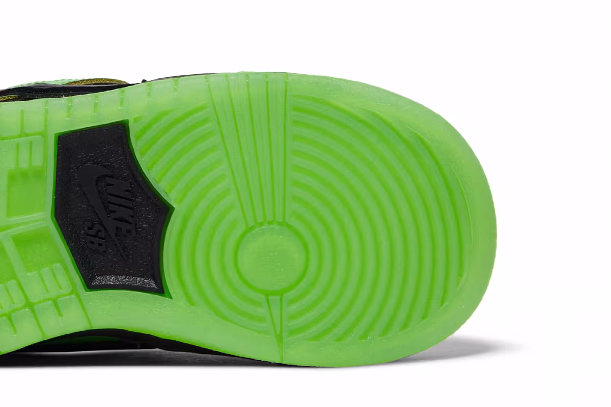 The Powerpuff Girls x Nike Dunk Low Pro SB QS TD Buttercup, view 6