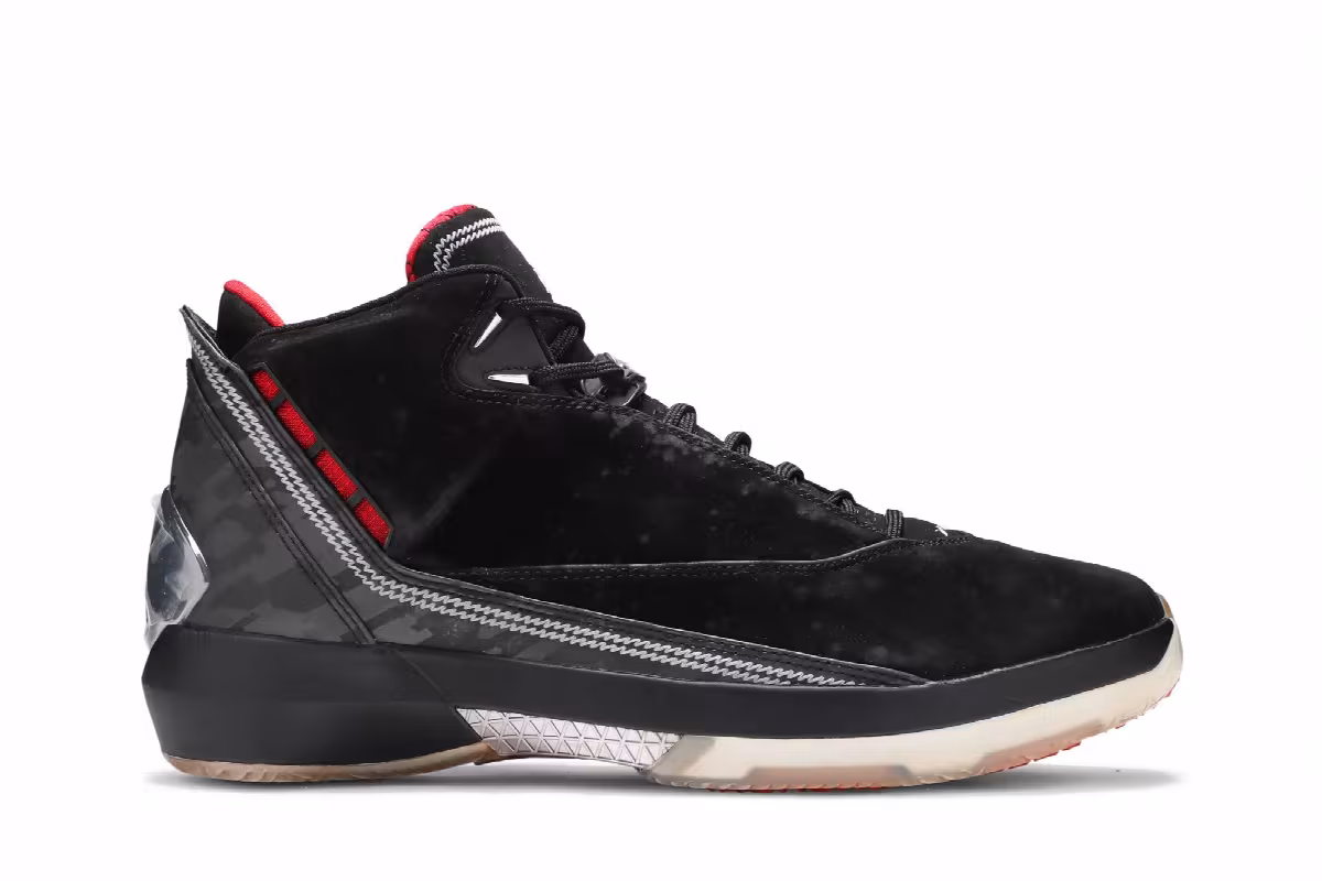 Air Jordan 22 OG Black Varsity Red, view 2