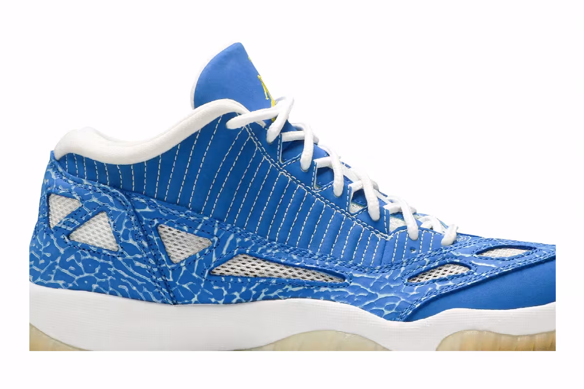 Air Jordan 11 Low IE Argon Blue, view 3