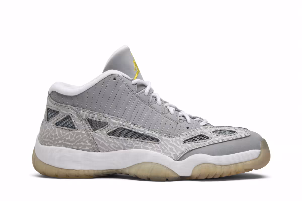 Air Jordan 11 Low IE Silver, view 2