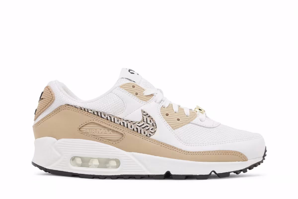 Nike Women's Air Max 90 United in Victory, view 2