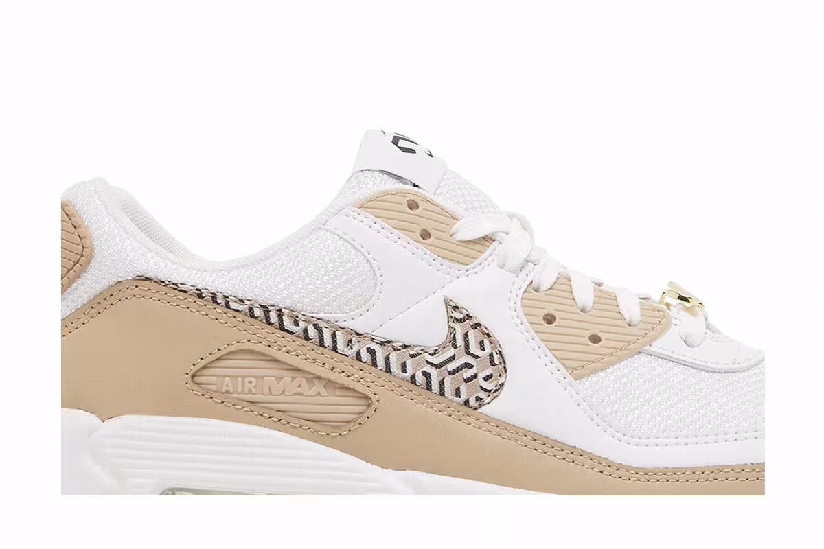 Nike Women's Air Max 90 United in Victory, view 3