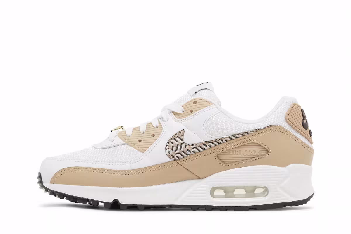 Nike Women's Air Max 90 United in Victory, view 4