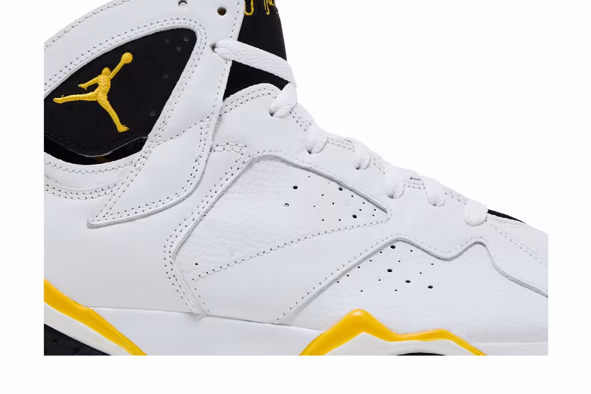 Women's Air Jordan 7 White Varsity Maize, view 3
