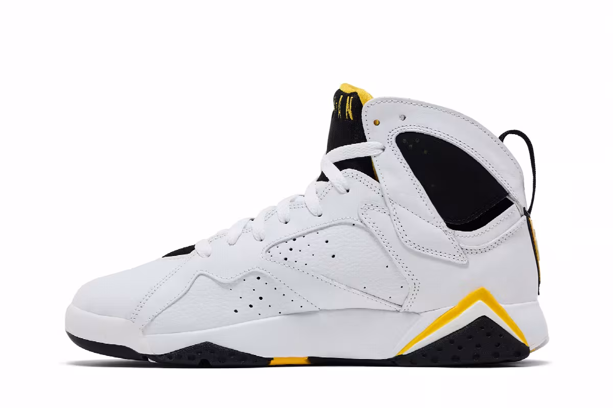 Women's Air Jordan 7 White Varsity Maize, view 4