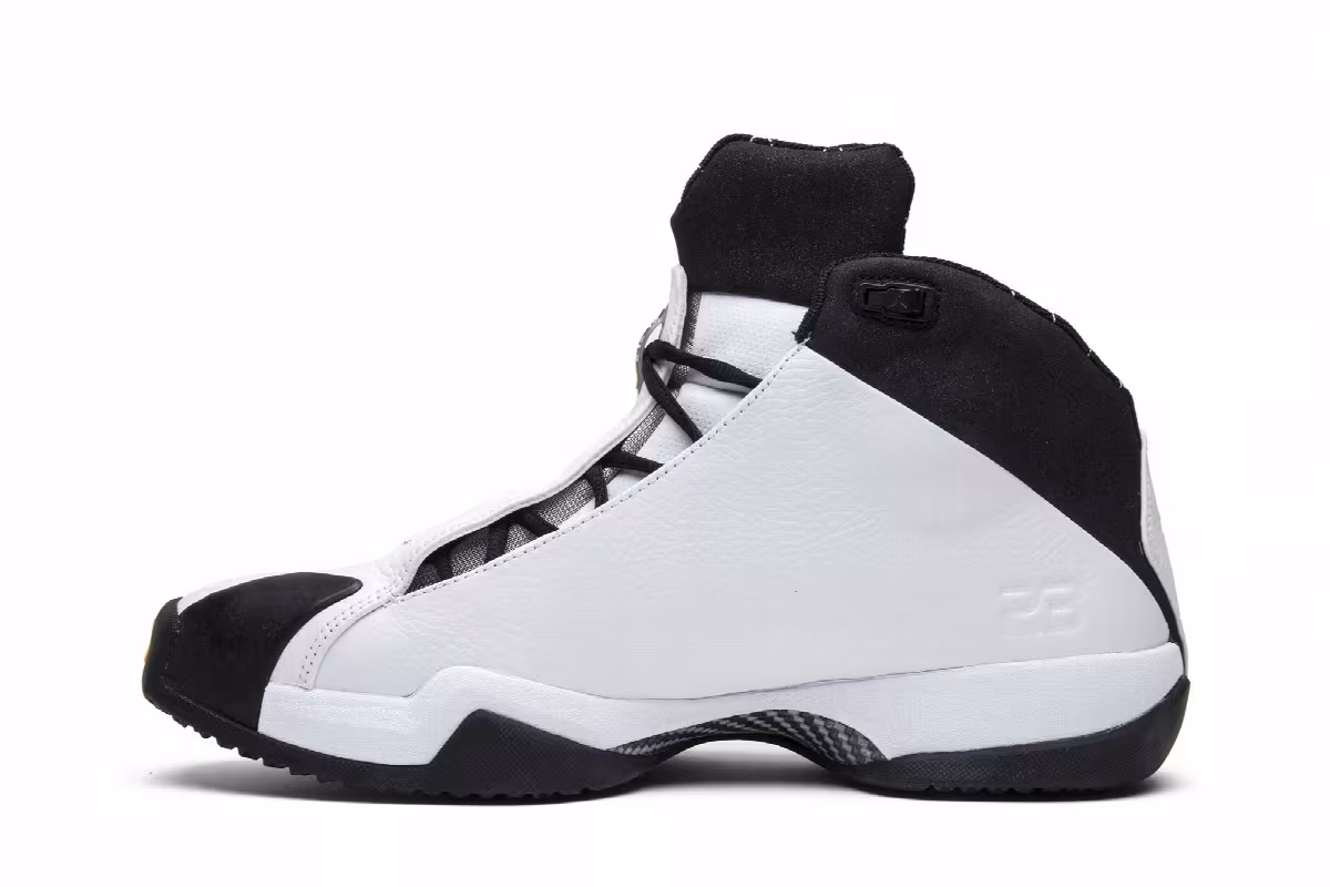 Air Jordan 21 OG Black White, view 4