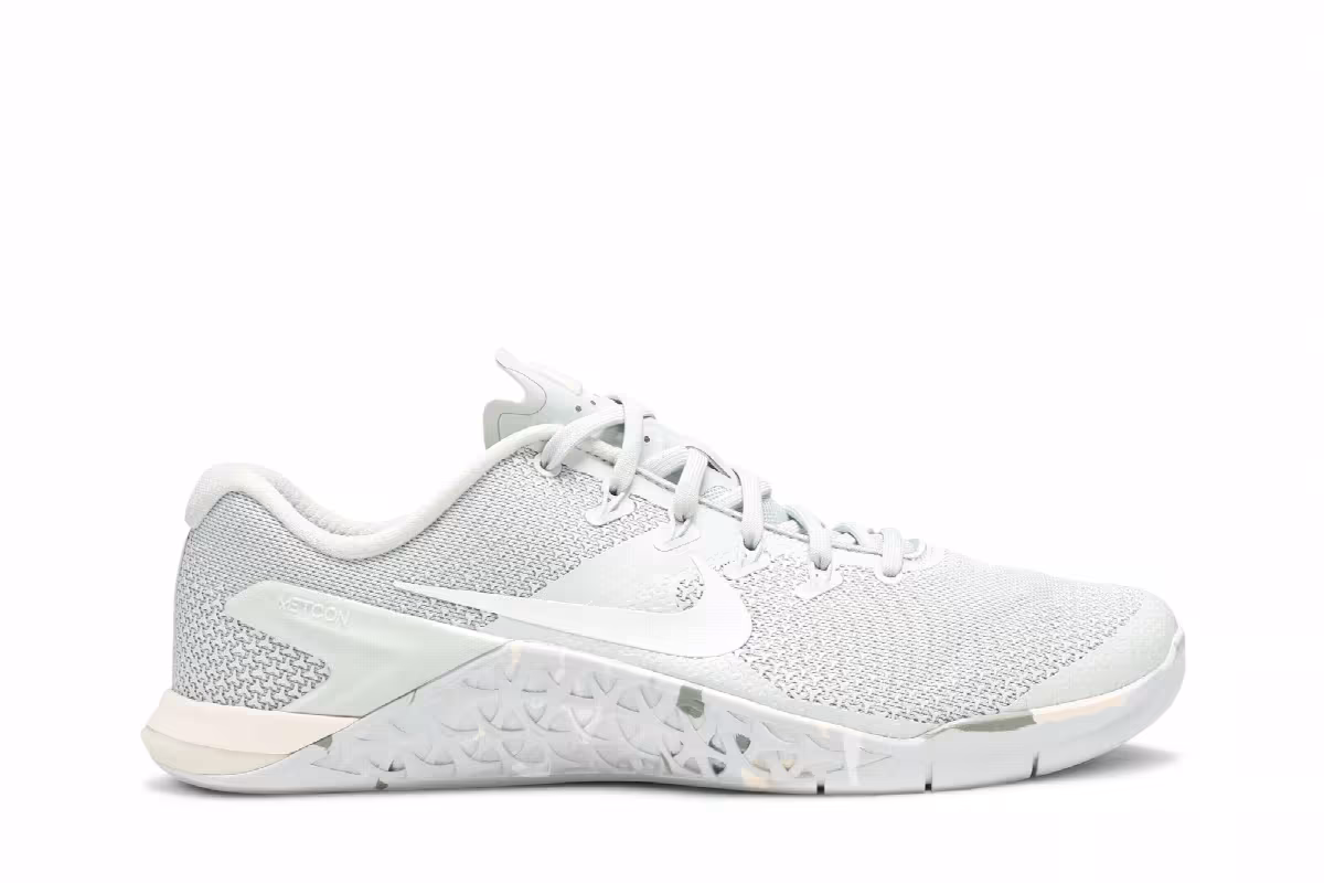 Nike Women's Metcon 4 Silver Guava, view 2