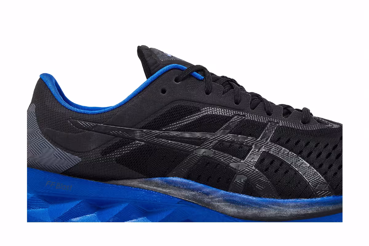 Asics Novablast Black Blue, view 3