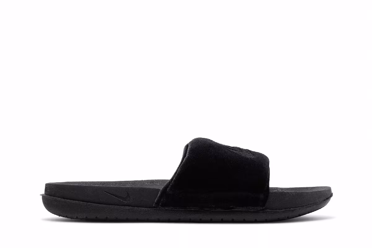Nike Women's Offcourt Slide SE Triple Black, view 2