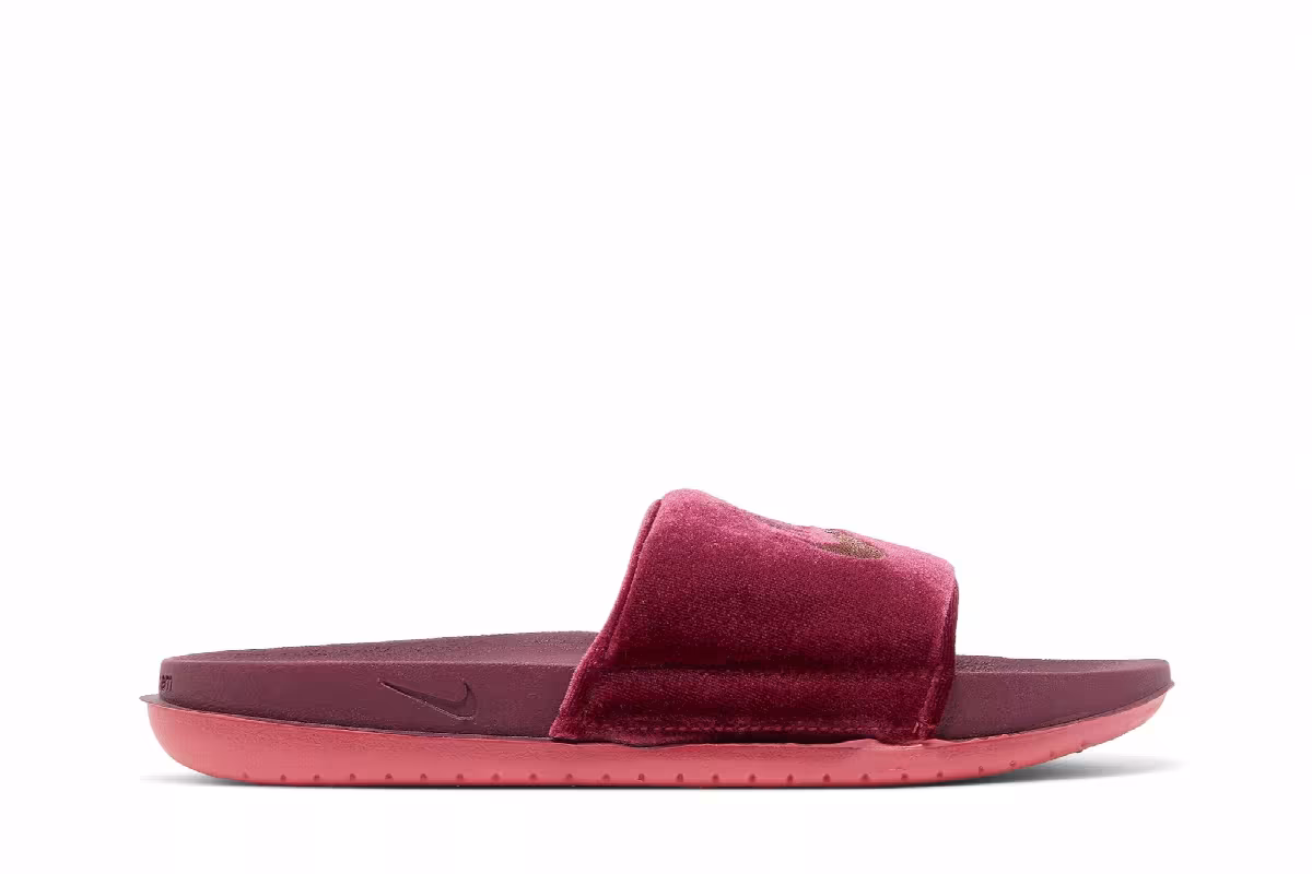 Nike Women's Offcourt Slide SE Dark Beetroot, view 2
