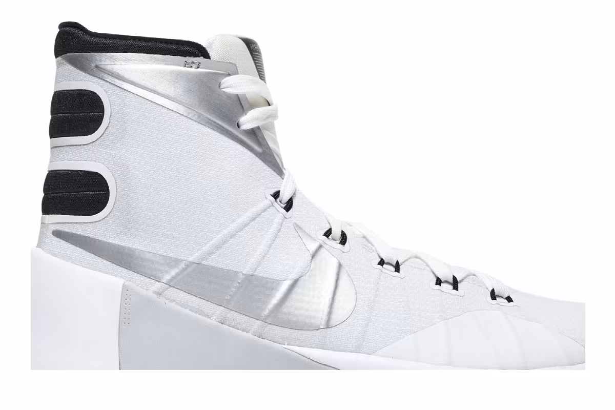 Nike Hyperdunk 2015 Team, view 3