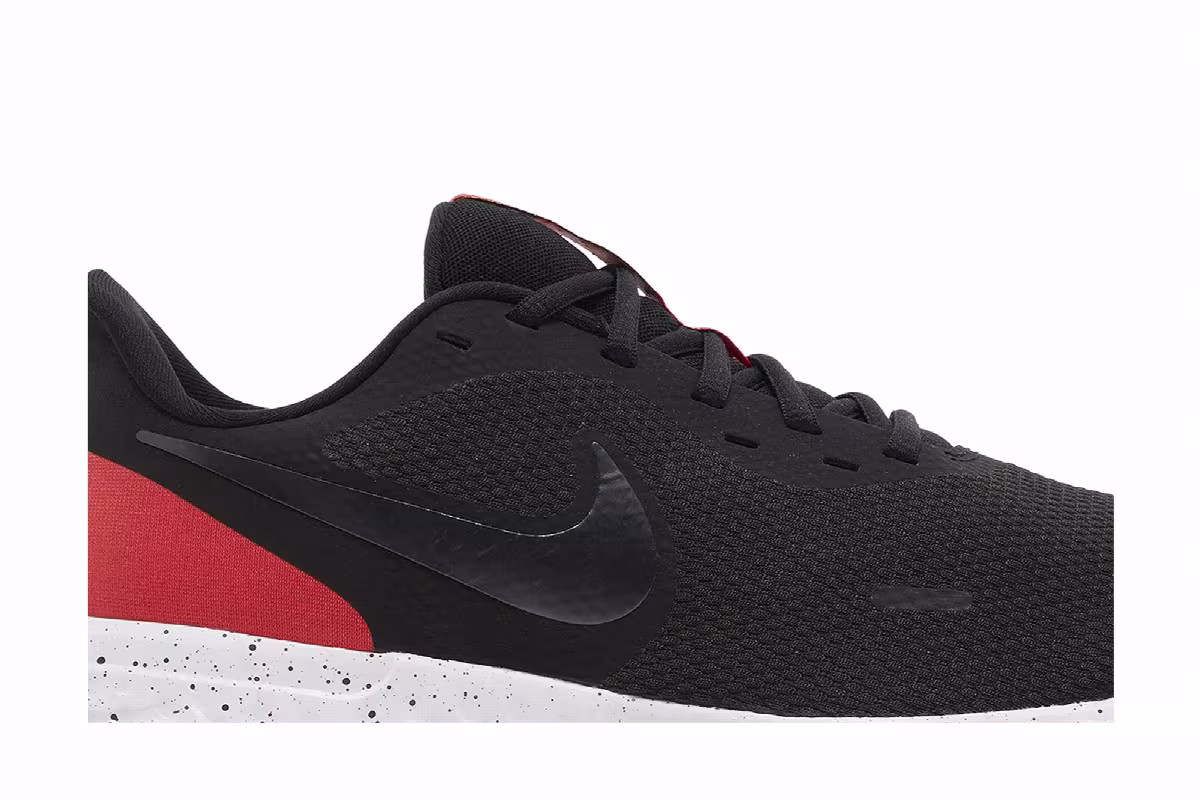 Nike Revolution 5 Extra Wide Bred, view 3